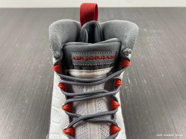 Reps LUCY Red Jordan CT8019-162 9 Fire Air 0704